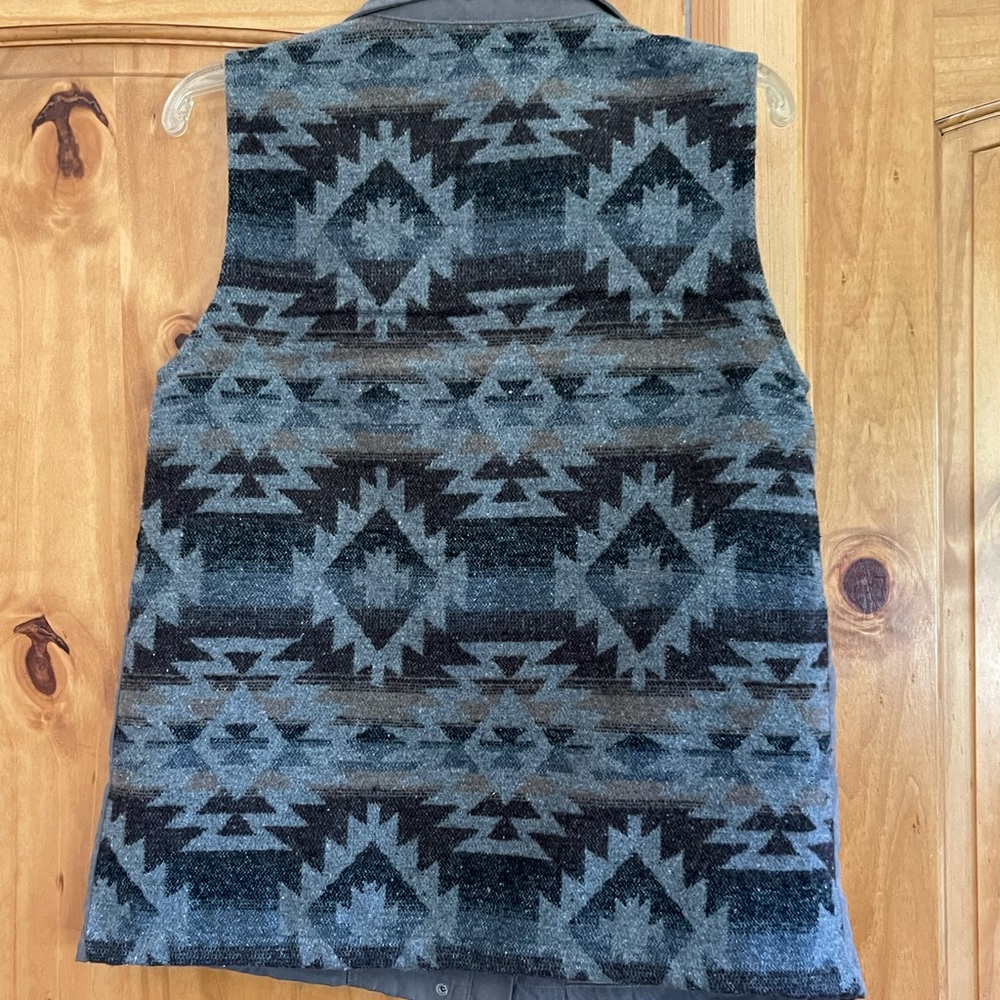 Aztec vest - Picture 2 of 2